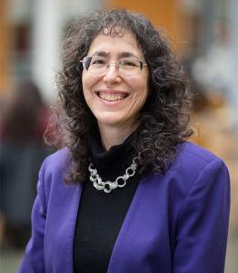 A headshot of Linda Glaser