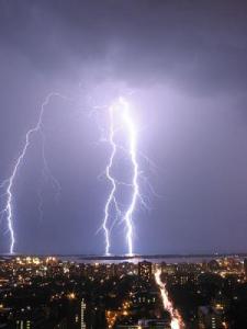 Cloud-to-ground lightning. Credit: John R. Southern