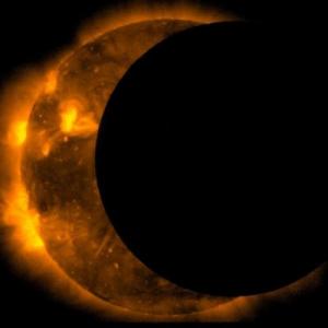 The sun-watching Hinode satellite watches last Sunday's eclipse: Credit: JPL/NASA