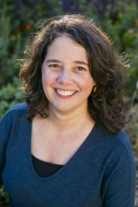 Portrait photo of Siri Carpenter