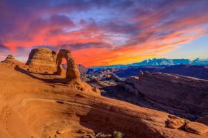 Arches National Park image via Shutterstock