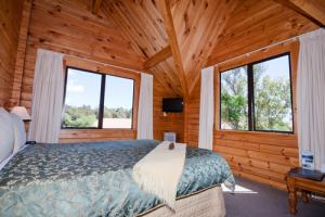 Guest bedroom, image via Shutterstock