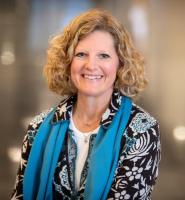 Portrait photo of Beth Miller