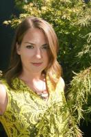 Portrait photo of Rachel Nuwer 